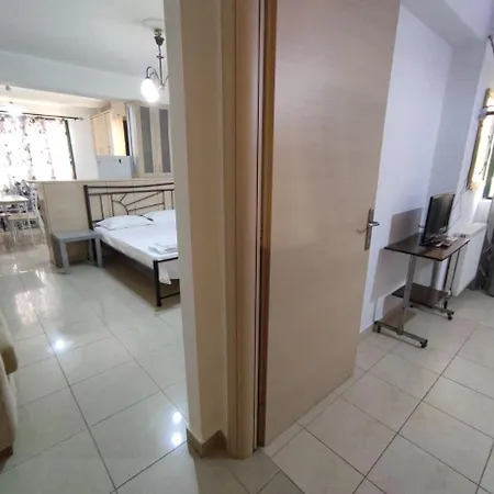 Karavela 's House 1 *