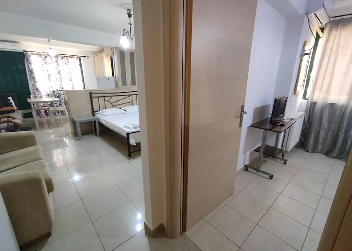 Karavela 's House 1 *